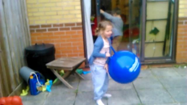 There's more than 1 way to bounce a space -hopper... смотреть онлайн
