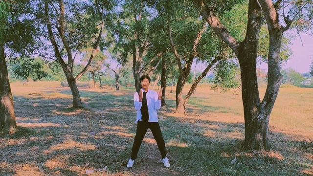 Stray Kids "神메뉴" GOD'S MENU Dance Cover (Chorus) | Pajri & Roehan смотреть онлайн