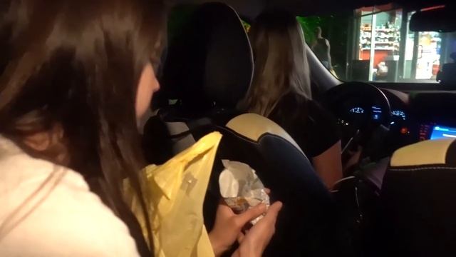VLOG Настя ночью за рулем. Ура! Шоппинг без Кости) смотреть онлайн