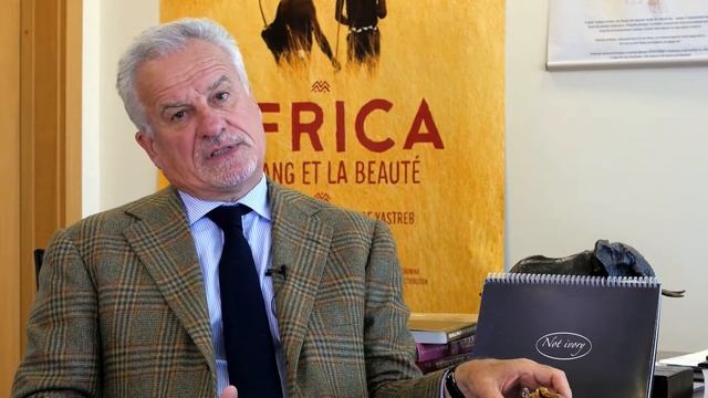 Слоны и мамонты : может ли бивень мамонта спасти популяцию африканских слонов? смотреть онлайн