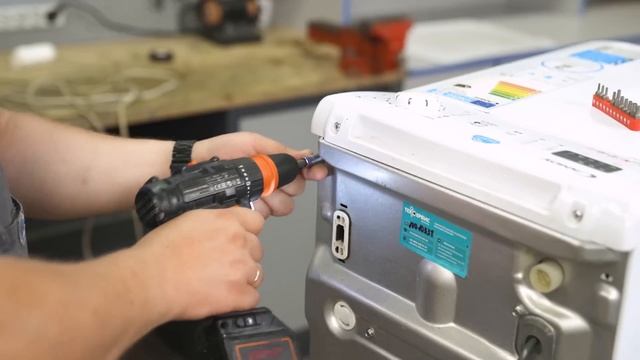 СТИРАЛЬНАЯ МАШИНА из магазина В МУСОРКУ ? Ariston Aqualtis смотреть онлайн