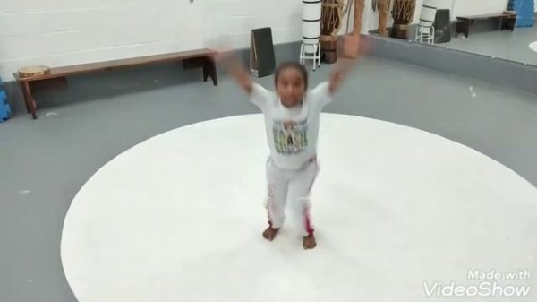 Capoeira mata um.. zum zum zum zum