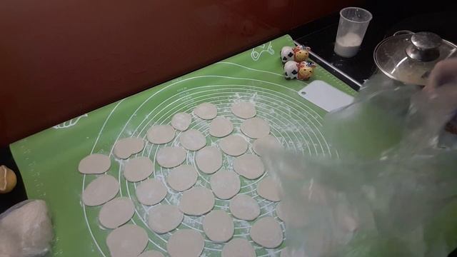 ВАРЕНИКИ с КАРТОШКОЙ ! ИДЕАЛЬНОЕ тесто, БЫСТРАЯ раскатка теста ! смотреть онлайн