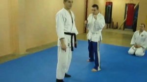 защита от удара ножом сверху