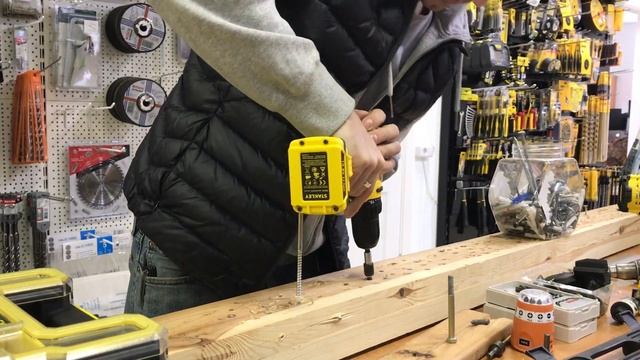 Бюджетные аккумуляторные дрели шуруповерты Stanley SCD12S2 и SCD20C2K, и “Makita гавно” Daily смотреть онлайн