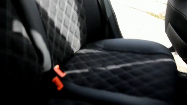 Автомобильные чехлы Avto-Mania R-Line для Skoda Tour смотреть онлайн