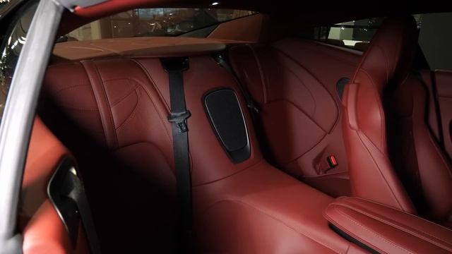Aston Martin DBS Superleggera - Brutal James Bond Coupe In Detail - Exterior, Interior, Sound