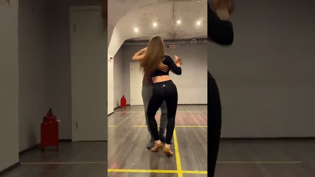 Латинские танцы Бачата и Сальса смотреть онлайн