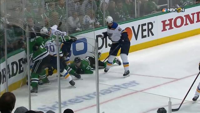 GOTTA SEE IT: Esa Lindell Dives Three Times During Scrum With Robert Bortuzzo смотреть онлайн