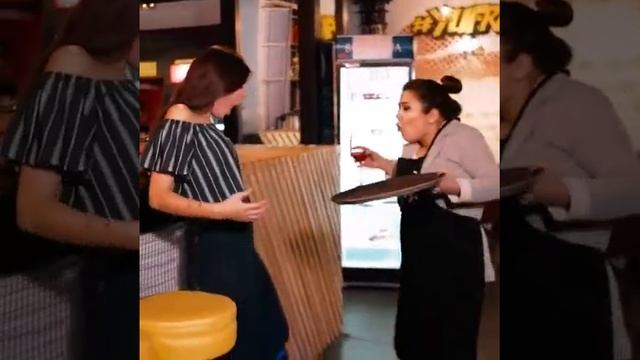 yuframeДруг всегда поможет устроить идеальное свидание? смотреть онлайн