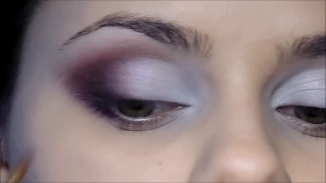 Макияж для зелёных глаз в розово-фиолетовой гамме смотреть онлайн