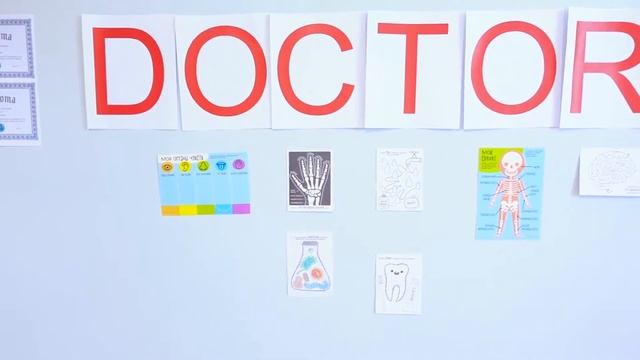 Мама учит Ксюшу мыть руки перед едой. Забавная История о том как важно мыть руки от Xenia STAR. смотреть онлайн