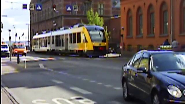 LINT arriving at Elsinore / Helsingør Station, Denmark смотреть онлайн