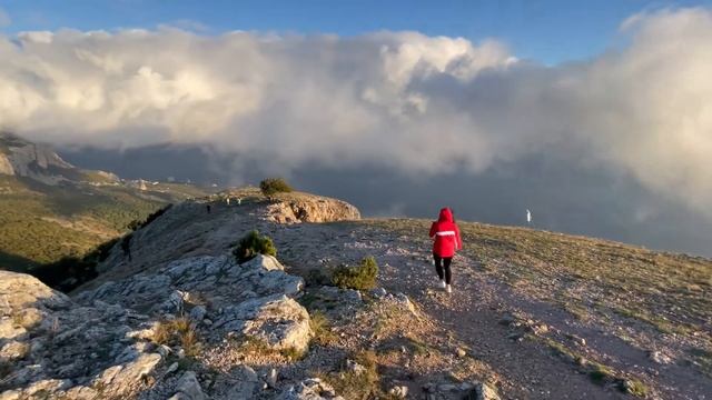 Храм Солнца, гора Ильяс Кайя в Крыму, бухта Ласпи смотреть онлайн