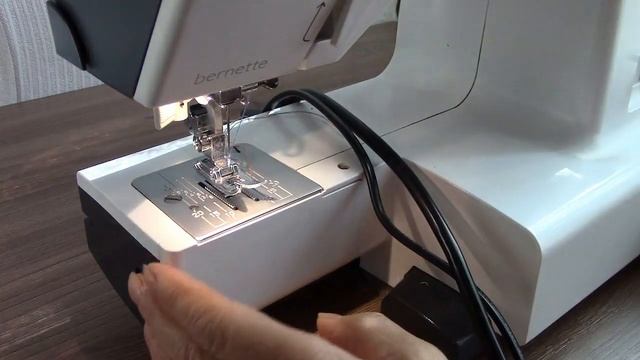 Простой способ сделать декоративные сборки на ткани. Швейные секретики. смотреть онлайн