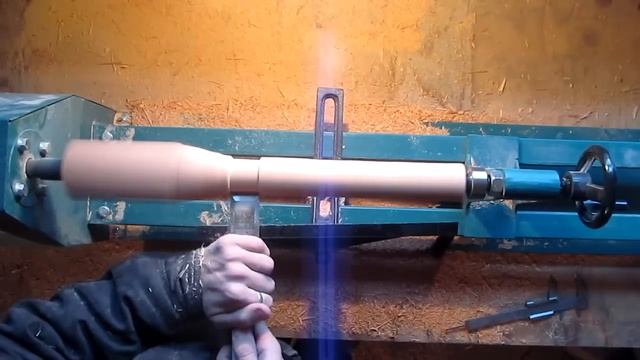 Процесс точения ножки на токарном станке по дереву. смотреть онлайн