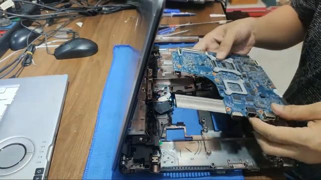 Hướng Dẫn Thay Cpu, Vệ Sinh Máy Hp Probook 4740s смотреть онлайн