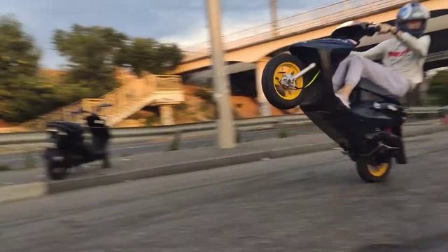 Стант на Дио ???? СМОТРИ КАК НАДО ДАВАТЬ УГЛА НА DIO#dio#fzm#stunt смотреть онлайн