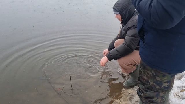 Зимний Спиннинг раздаёт! наловили мешок судаков и щук.. рыбалка на Москва Реке на джиг в январе смотреть онлайн