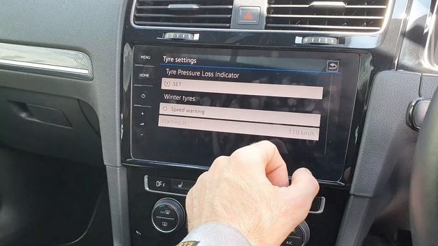 Volkswagen Golf 2019-2020 How to Reset Loss of Tyre Pressure Indicator смотреть онлайн