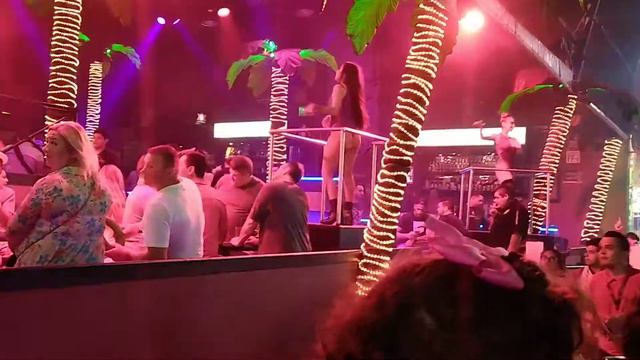 COCO BONGO CANCUN ZONA HOTELERA CON LA FAMILIA смотреть онлайн