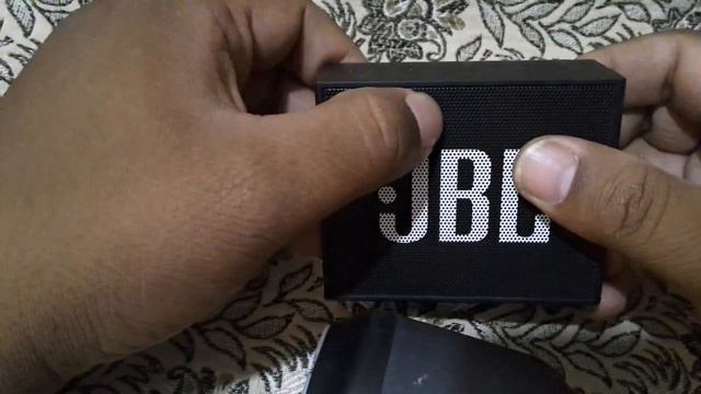 JBL GO (3.1W) Vs PHILIPS BT50B (2W): Review after 1 year usage смотреть онлайн