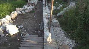 Бутовый камень. Строим опорную стену - 2.   Кладка камня.