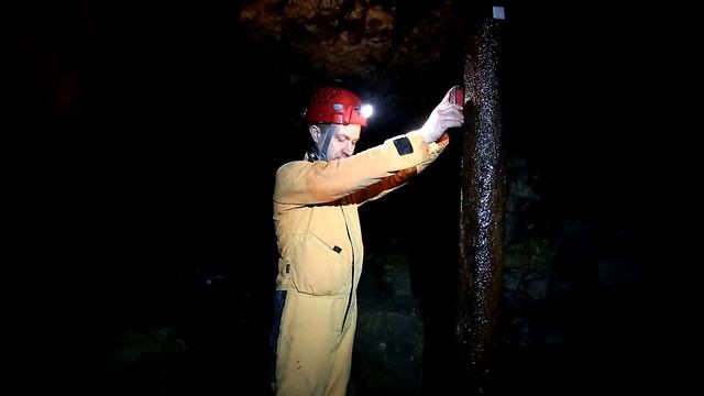 Топосъемка в экскурсионных пещерах, оборудованных железными лестницами. Дм.Альбов смотреть онлайн