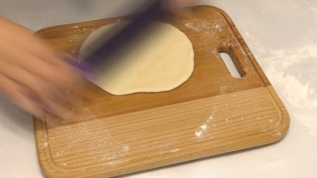 ЕСЛИ ЛЕНЬ ИДТИ ЗА ХЛЕБОМ ГОТОВЛЮ ИХ! ЛЕПЁШКИ ВМЕСТО ХЛЕБА С СЫРОМ В ДУХОВКЕ! смотреть онлайн