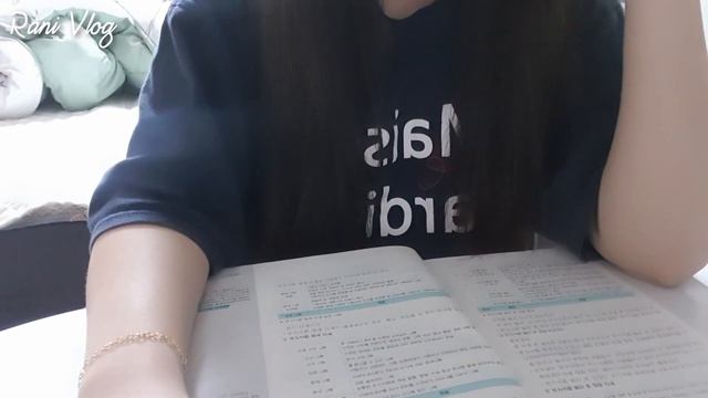 ENG| ?갑자기 백수가 된 일상 브이로그 _ 연세우유말차생크림빵, 망원동 데이트(멘지, 히피리피), 마지막 점심도시락, 카이막, 어묵탕, 스테이크, 어글리베이커리 смотреть онлайн