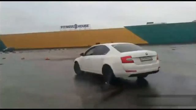 На заметку тем кто хочет дрифтить на переднем приводе смотреть онлайн