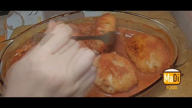 Очень вкусные диетические тефтели из куриной грудки с рисом в соусе из томатного сока со сметаной смотреть онлайн