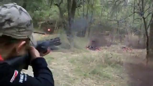 Папа учит дочку практической стрельбе смотреть онлайн