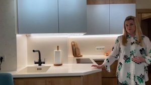 УГЛОВОЙ КУХОННЫЙ ГАРНИТУР СЛОЖНОЙ ФОРМЫ С ВНЕШНИМИ УГЛАМИ ДЛЯ НЕБОЛЬШОЙ КУХНИ | ПРОФИЛЬ GOLA