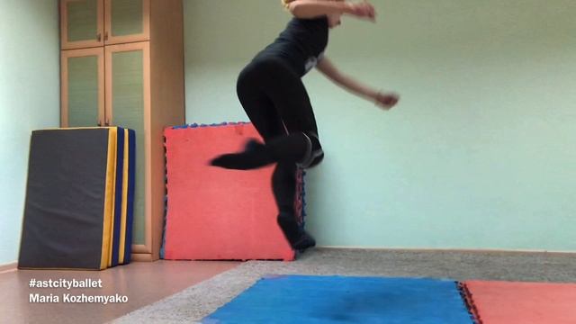 #astcityballet : Maria Kozhemyako Acrobatic & Contemporary dance trick practicing.. 21.09.2019. смотреть онлайн