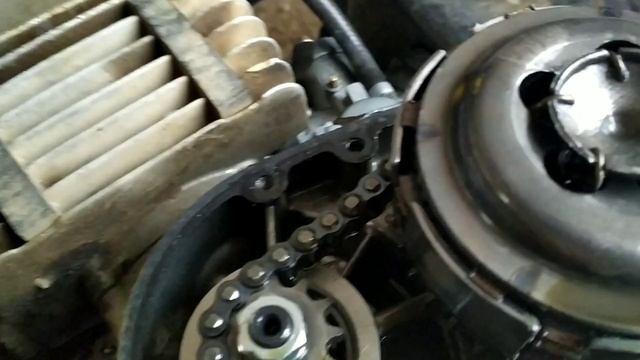 Восстановление мотоцикла Минск 125. Замена сцепления. Часть 3 смотреть онлайн