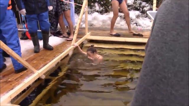 Epipany Bathing In Ice Cold Water смотреть онлайн