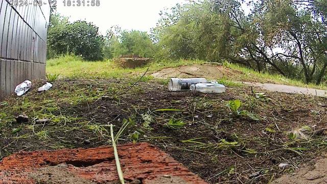 стеклянные бутылки под каменным прессом смотреть онлайн