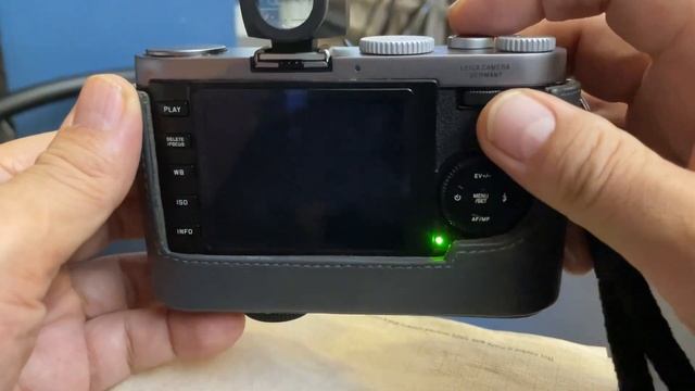 【コンパクトデジタルカメラ】LEICA X1 & ELMARIT F2.8/24mm APS-C 35mm換算36mmエルマリートの写りと色味の良さとストリート写真の相性が良い話。 смотреть онлайн