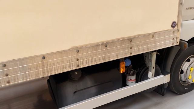 New In Stocklist For Sale: RENAULT MIDLUM 180 DXI 7.5 TONNE BOX - 2012 - YX12 BHA смотреть онлайн