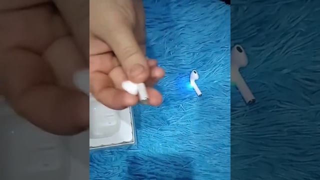 Распаковка беспроводных наушников i12 TWS смотреть онлайн