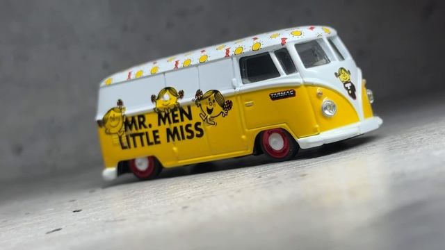 Schuco x Tarmac Works Volkswagen Type II (T1) Panel Van Mr. Men Little Miss Little Miss Sunshine смотреть онлайн