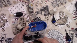 Как подключить сенсорный выключатель с розеткой с заземлением .