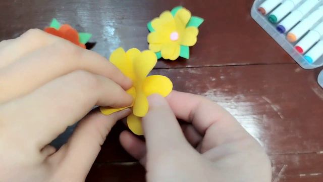 ОРИГАМИ. КАК СДЕЛАТЬ ЦВЕТЫ СВОИМИ РУКАМИ. ДЛЯ УКРАШЕНИЯ. смотреть онлайн