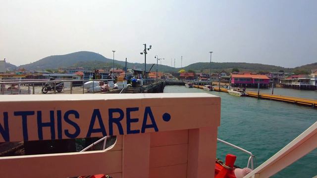 🇹🇭 Only 30 THB! Take the Ferry From Pattaya BALIHAI Pier to Koh Larn in March 2023 | Island Ambienc смотреть онлайн