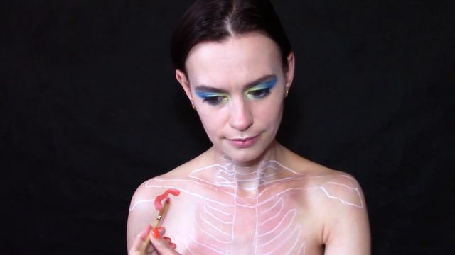 Арт макияж "Летом даже кости расцветают". Flower bones makeup tutorial. смотреть онлайн