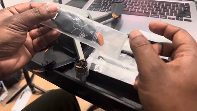 How to Change a DJI AIR 2S Drone Propeller смотреть онлайн