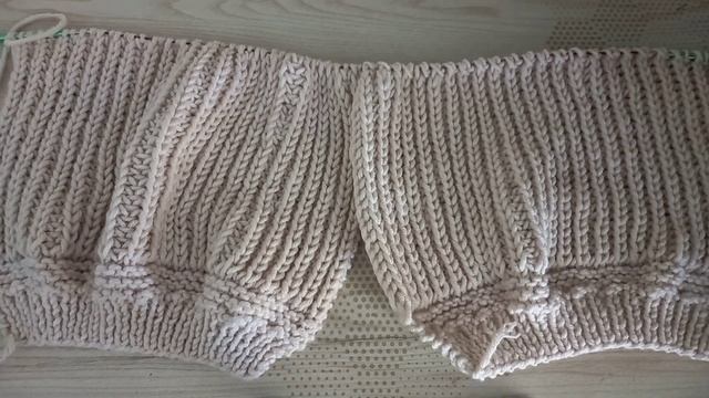 КАРДИГАН ИЗ ТОЛСТОЙ ПРЯЖИ смотреть онлайн