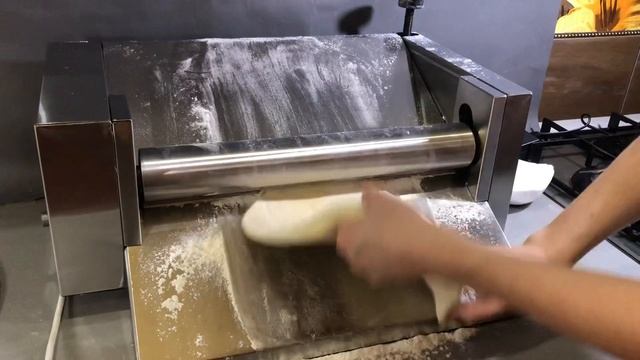 Тестораскатка электрическая смотреть онлайн