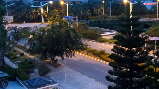 Из окна отеля. Вечер. Хайнань, Санья,Китай смотреть онлайн